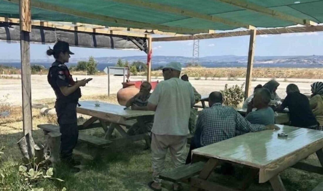 Çanakkale’de, Göçmen Kaçakçılığı ve İnsan Ticaretiyle Mücadele Şube Müdürlüğü ekiplerince