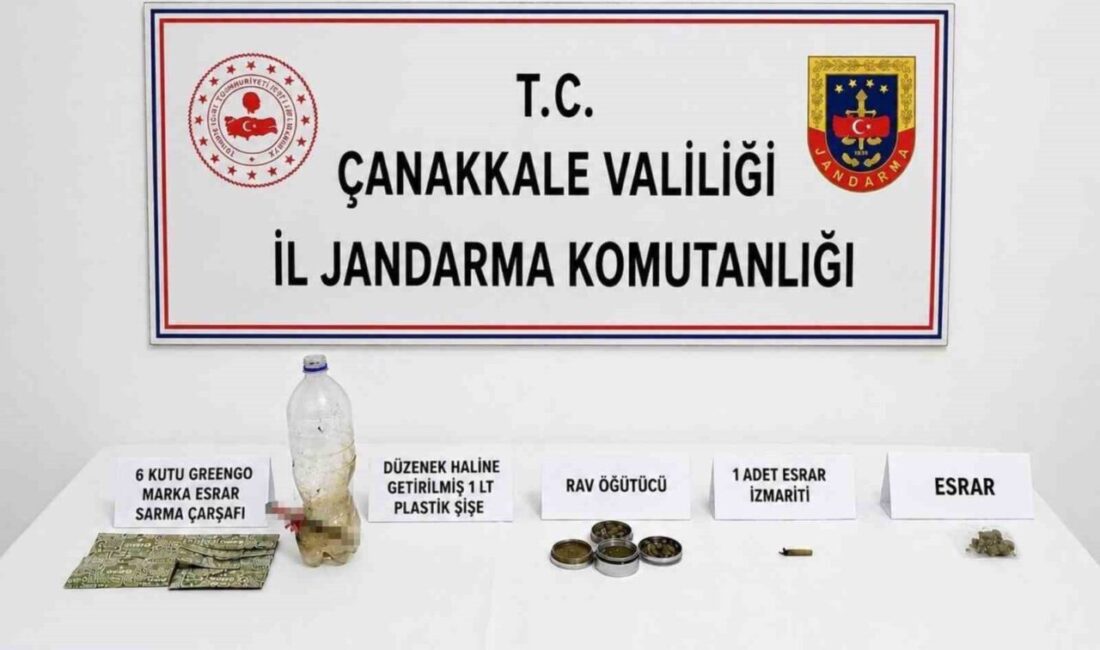 Çanakkale’deki jandarma ekiplerinin 3 ilçede düzenlediği operasyonda 12 şüpheli uyuşturucuyla