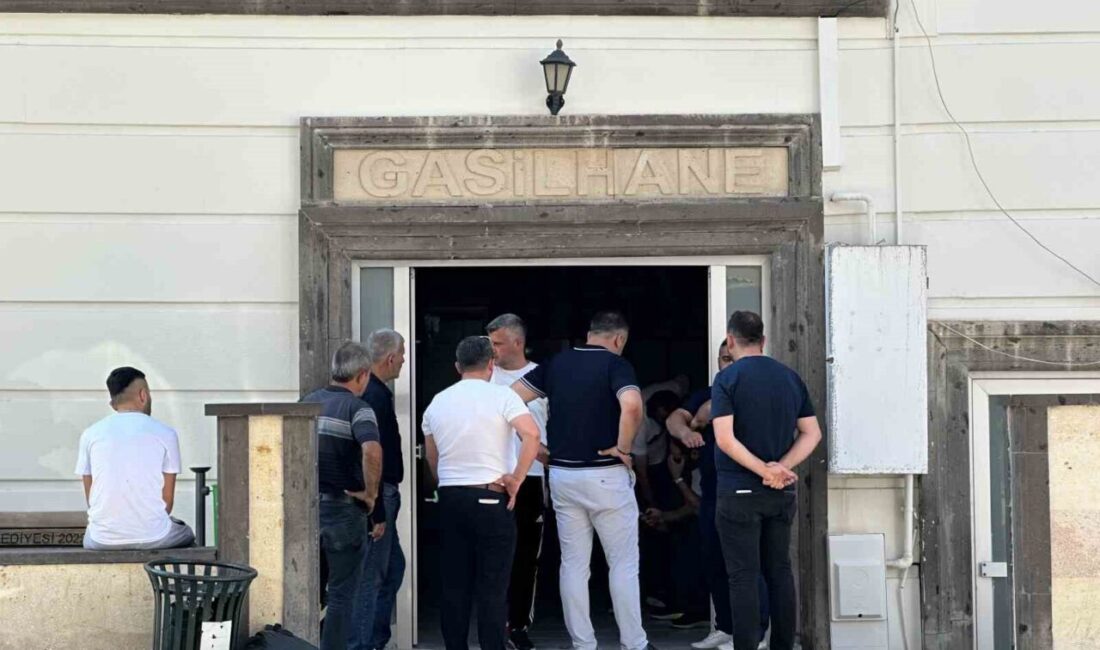 Çankırı ilinde meydana gelen trafik kazasında, hafif ticari araç ile