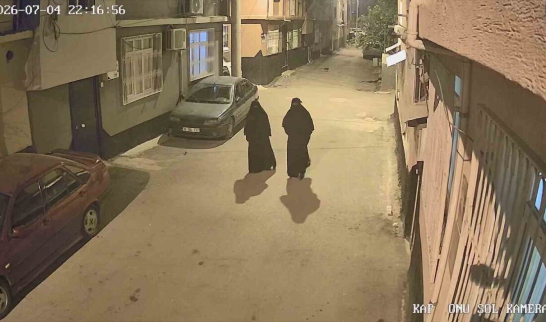 Adana’nın Seyhan ilçesine bağlı Dumlupınar Mahallesi’nde, bir erkek ve bir