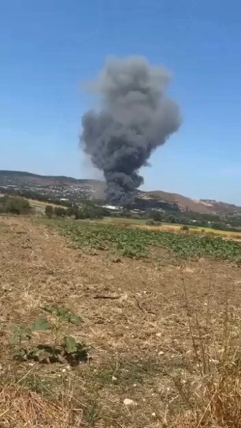 Çatalca ilçesinde bir iş yerinde yangın çıktığı bildirildi. Yangınla mücadele