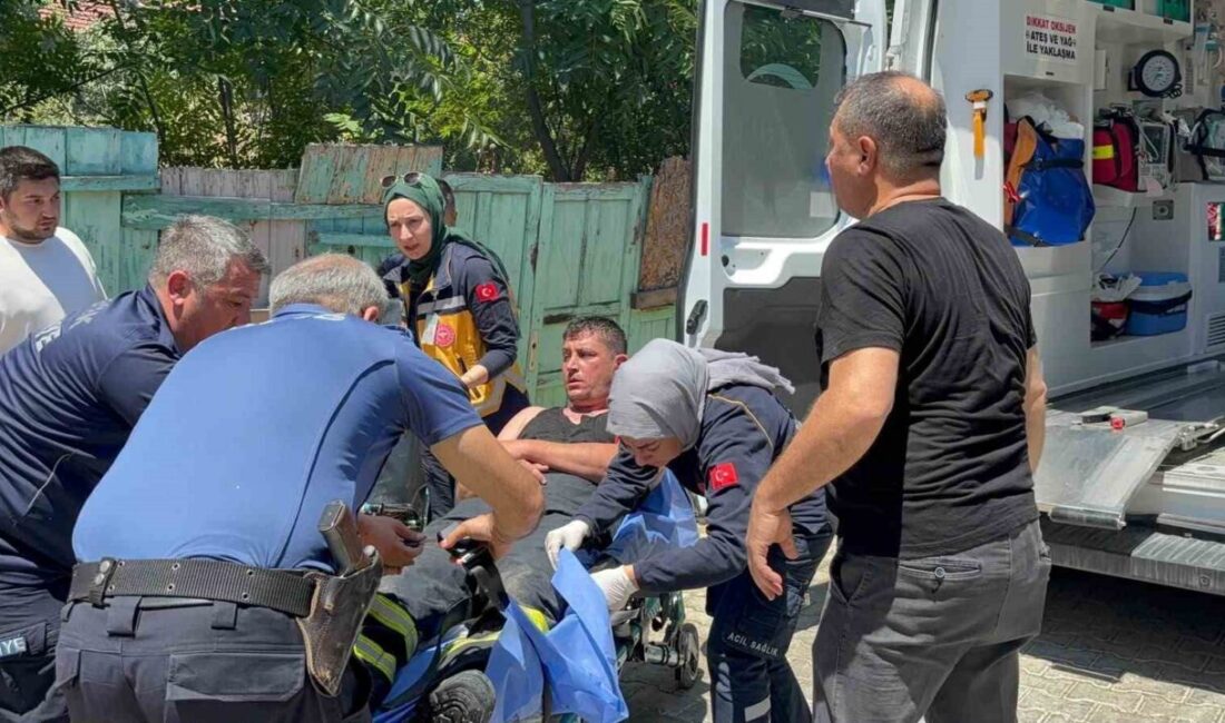 Bilecik’te bir metruk evin çatısında çıkan yangına müdahale sırasında bir