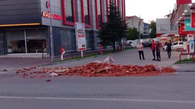 Çaycuma ilçesinde meydana gelen bir olayda, seyir halindeki bir tırın