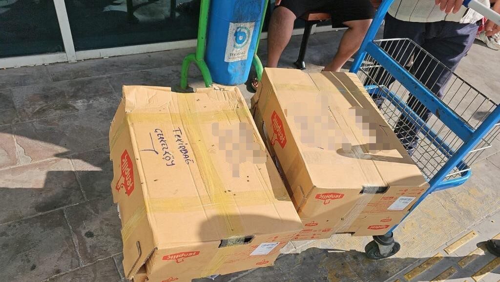 Tekirdağ Çerkezköy Otogarı’nda yapılan zabıta denetimlerinde uygun koşullarda taşınmadığı belirlenen