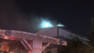 İstanbul Üniversitesi Cerrahpaşa Diş Hekimliği Fakültesi’nin diş kliniği binasının çatısında