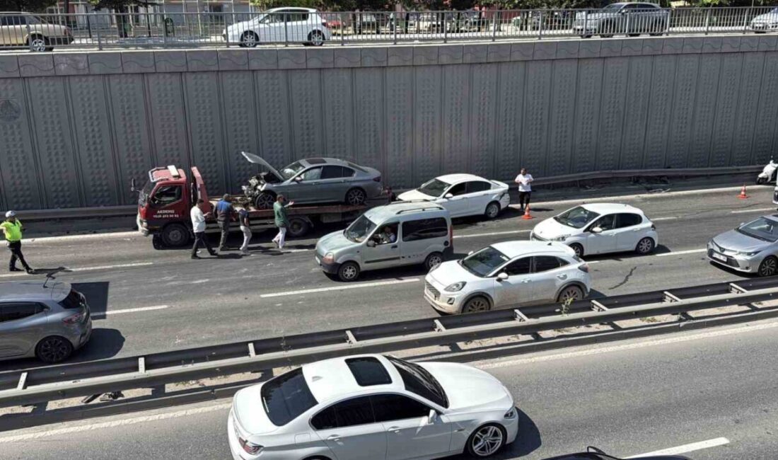 Eskişehir’de Çevre Yolu üzerinde meydana gelen zincirleme trafik kazasında 3