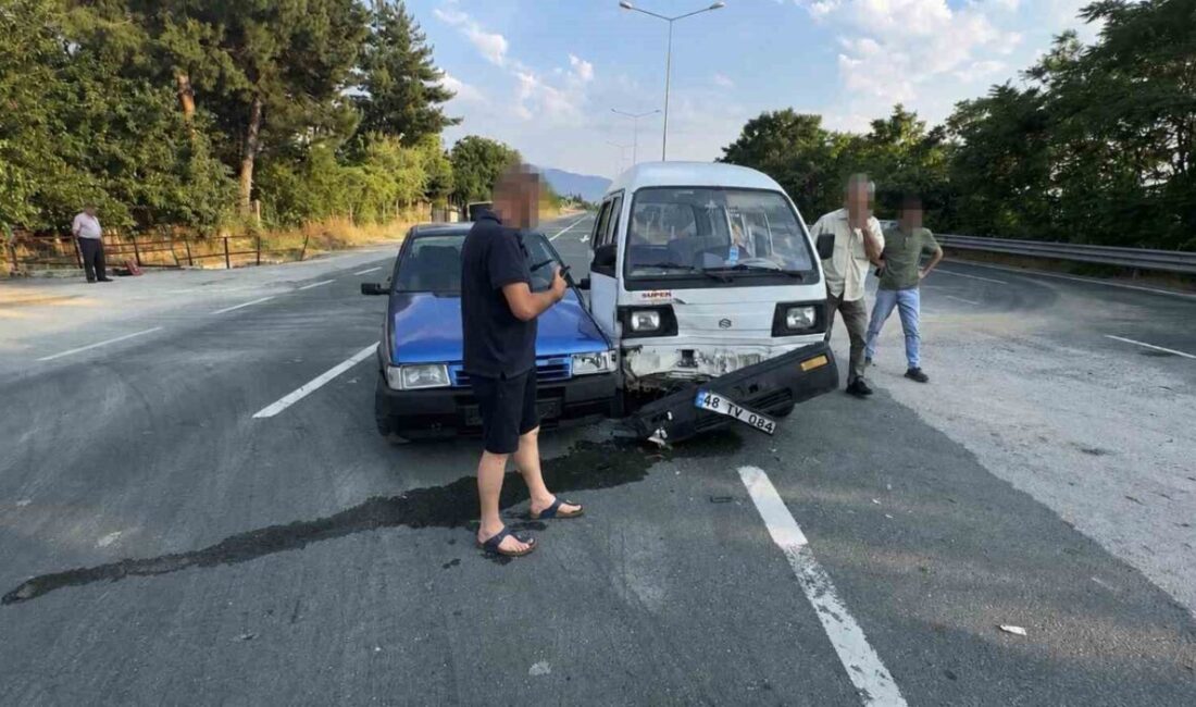 Safranbolu ilçesinde meydana gelen maddi hasarlı kazada, bir otomobil ile