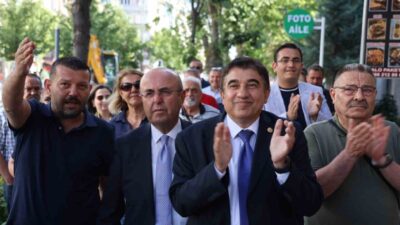 Kırşehir Belediye Başkanı Selahattin Ekicioğlu, beraberinde belediye meclis üyeleriyle birlikte