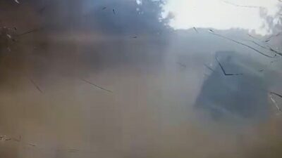 Çine ilçesindeki orman yangını bölgesinde kontrolü kaybeden bir araç, uçuruma