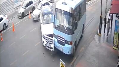 Karabük’te bir cip ile bir yolcu minibüsünün çarpıştığı kaza anı,