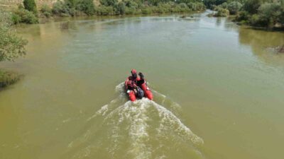 Kayseri’nin Özvatan ilçesinde Kızılırmak Nehri’nde akıntıya kapılan ve kaybolan bir