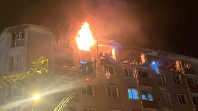 Çorlu ilçesindeki bir apartmanın en üst katında meydana gelen ve