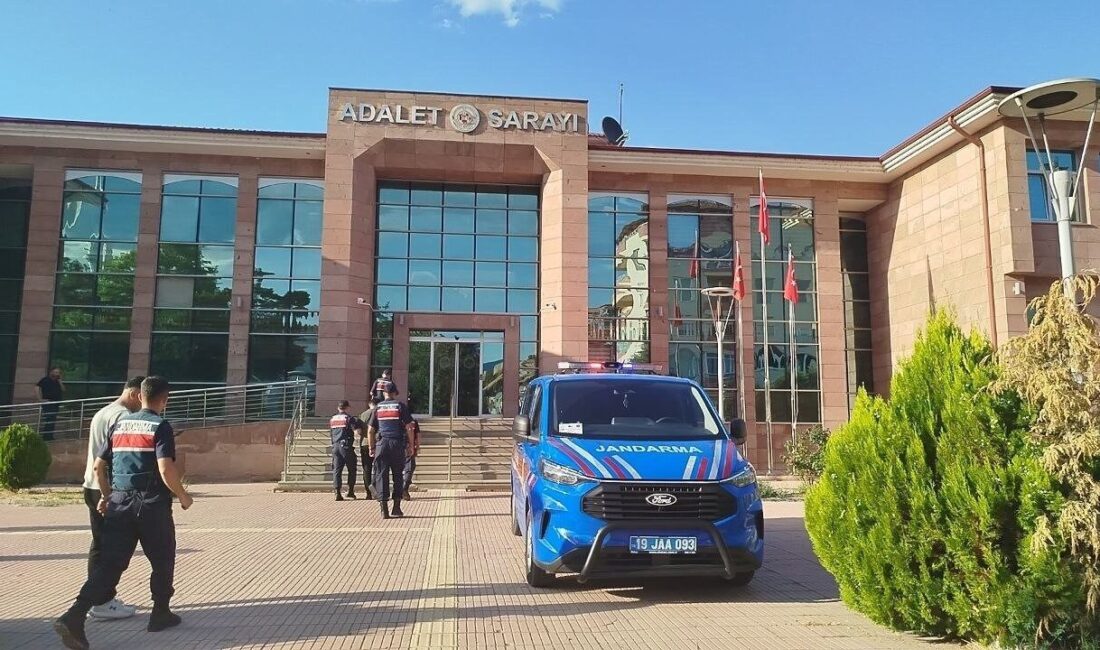 Osmancık ilçesinde jandarma ekipleri tarafından düzenlenen bir uyuşturucu operasyonunda, 3