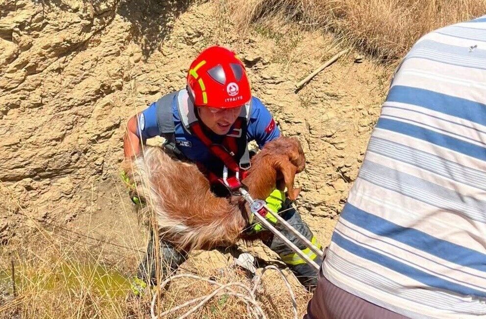 Denizli’nin Kale ilçesine bağlı Yeniköy Mahallesi’nde yaklaşık 5 metre derinliğindeki