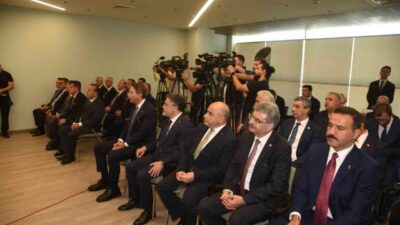 Cumhurbaşkanı Yardımcısı Cevdet Yılmaz, KKTC Başbakanı Ünal Üstel ile gerçekleştirdiği