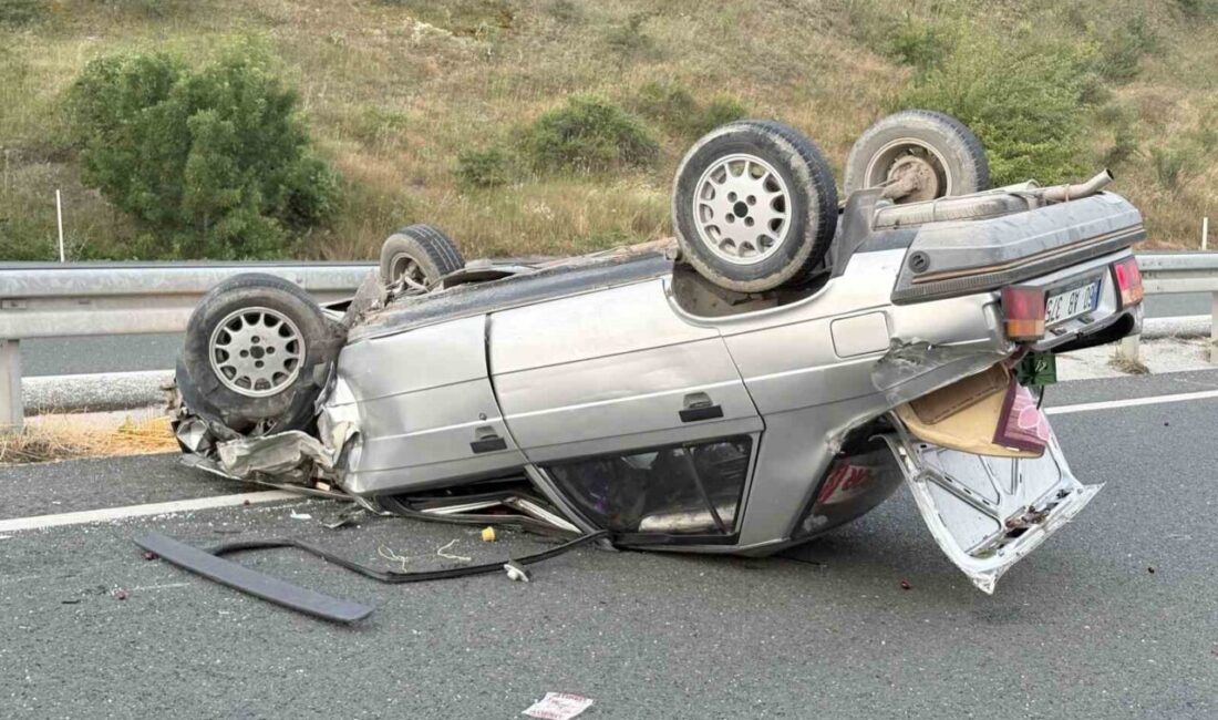 Kastamonu’nun Tosya ilçesinde yaşanan trafik kazasında bir otomobil, hafif ticari