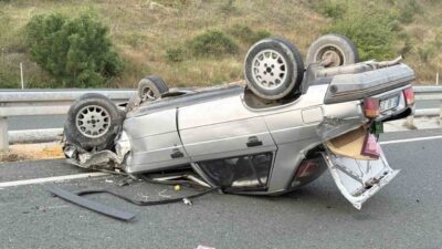 Kastamonu’nun Tosya ilçesinde yaşanan trafik kazasında bir otomobil, hafif ticari