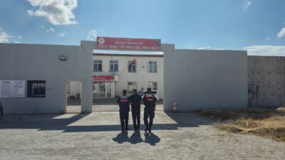 Yozgat İl Jandarma Komutanlığı ekipleri, il genelinde aranan şahısların yakalanmasına