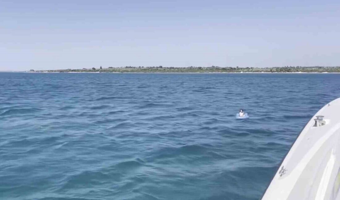 Didim ilçesine bağlı açıklarda deniz yatağıyla sürüklenen bir çocuk, Sahil