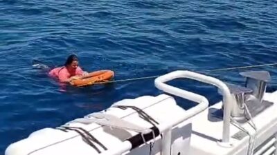 Kuşadası ilçesine bağlı Aydın’da, denizde yönünü kaybeden ve yorgun düşen