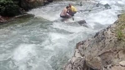Trabzon’un Çaykara ilçesine bağlı turizm cenneti Uzungöl’de Haldizen Deresi’ne düşen