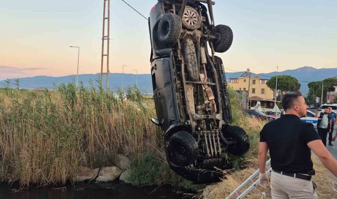 Edremit ilçesinde meydana gelen korkunç trafik kazasında kontrolden çıkan bir