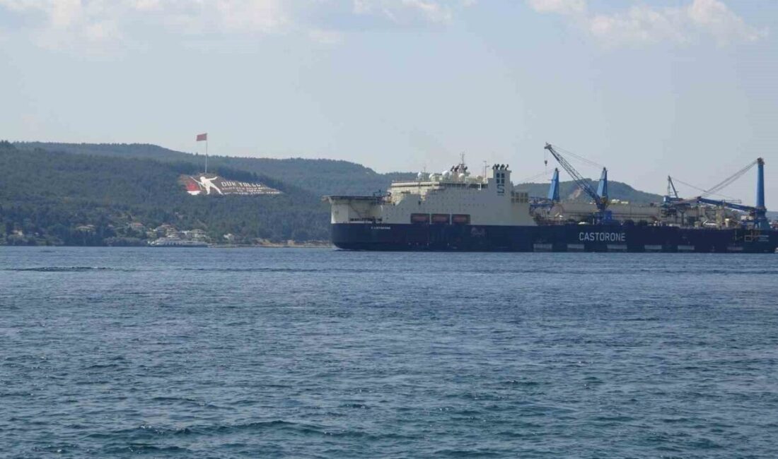 Castorone adlı gemi, dünyanın en büyük ve en gelişmiş boru