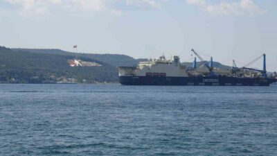 Castorone adlı gemi, dünyanın en büyük ve en gelişmiş boru