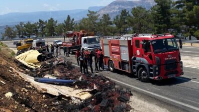 Mersin’in Mut ilçesinde sebze yüklü bir kamyonun devrilmesi sonucu sıkışan