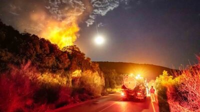 İzmir’in Dikili ilçesine bağlı Bademler Mahallesi’nde Yahşi Tepesi’nde dün akşam