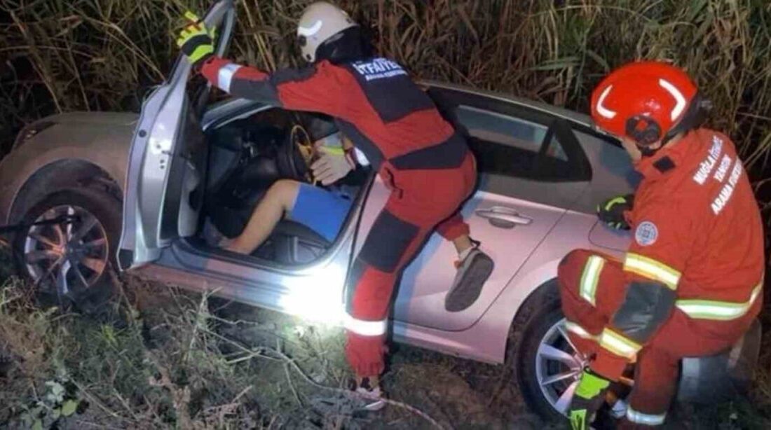 Muğla’nın Dalaman ilçesinde meydana gelen trafik kazasında, bir sürücü direksiyon