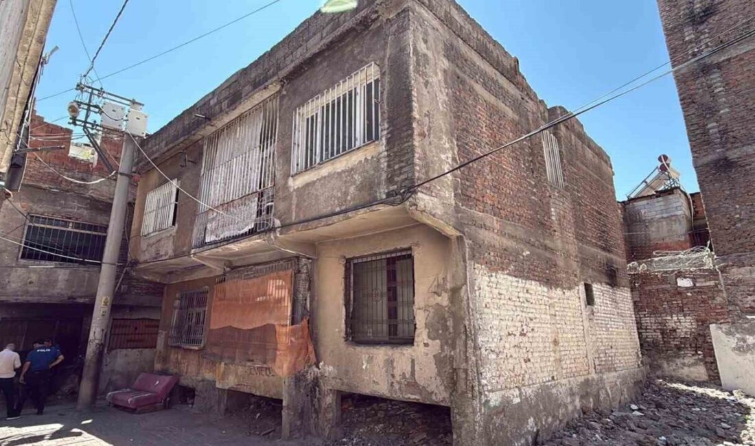 Diyarbakır’ın Merkez Bağlar ilçesinde, Muradiye Mahallesi 159. Sokak’ta bulunan 2