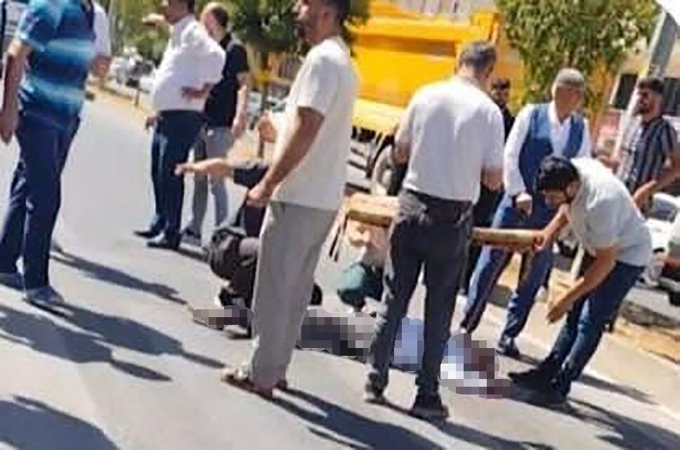 Diyarbakır’ın Silvan ilçesinde, 93 yaşındaki bir kişi, yolun karşısına geçmeye