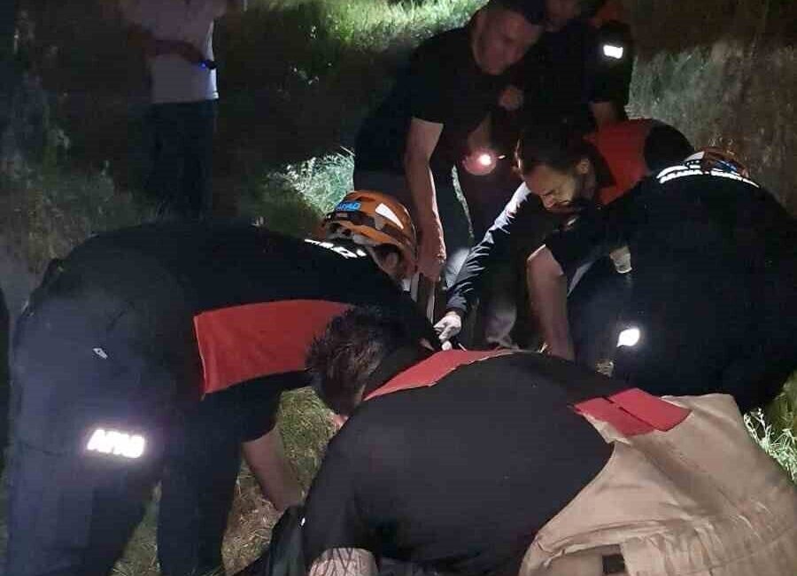 Diyarbakır’ın Yenişehir ilçesinde kayıp ihbarı yapılan bir kişi, uçurumda hayatını