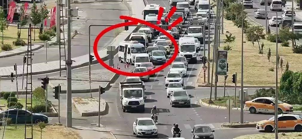 Diyarbakır’da, Trafik Denetleme Şube Müdürlüğü ekipleri tarafından dronlar kullanılarak gerçekleştirilen