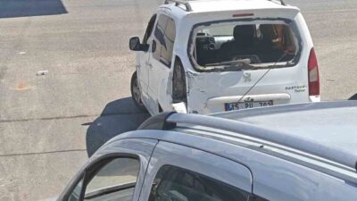 Diyarbakır-Mardin kara yolunda gerçekleşen zincirleme trafik kazasında 2 kişi yaralandı.