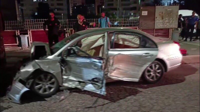 Diyarbakır’ın Kayapınar ilçesinde meydana gelen zincirleme trafik kazasında bir tır