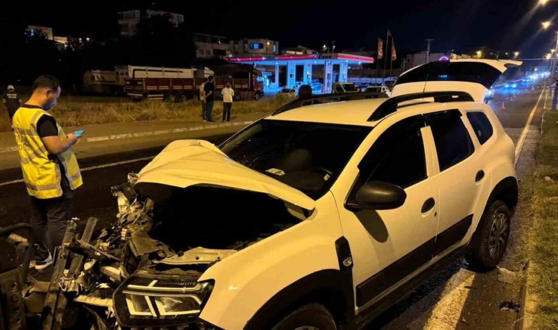 Diyarbakır’ın Çınar ilçesinde meydana gelen trafik kazasında, bir otomobilin arkadan