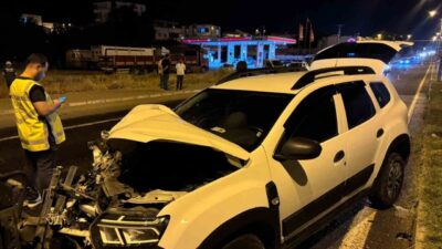 Diyarbakır’ın Çınar ilçesinde meydana gelen trafik kazasında, bir otomobilin arkadan