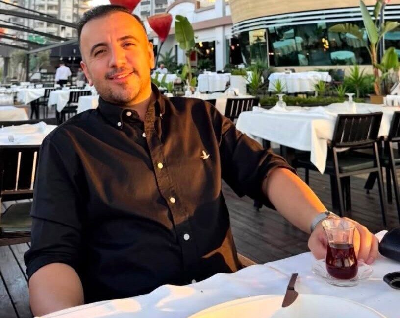 Adana’nın Ceyhan ilçesinde bir dondurma dükkanına yapılan silahlı saldırı sonucunda