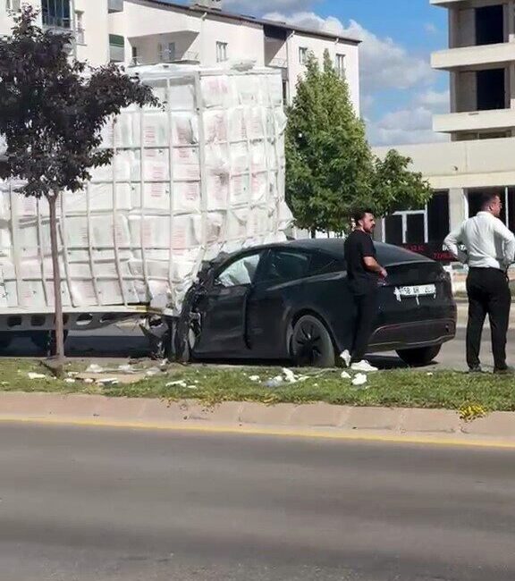 Sivas’ta akşam saatlerinde meydana gelen bir kaza, seyir halindeki bir