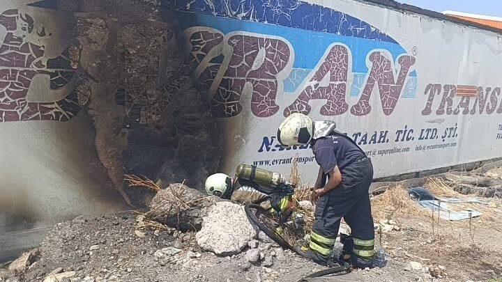 Hatay’ın Dörtyol ilçesinde meydana gelen iş yeri yangını, ekiplerin hızlı