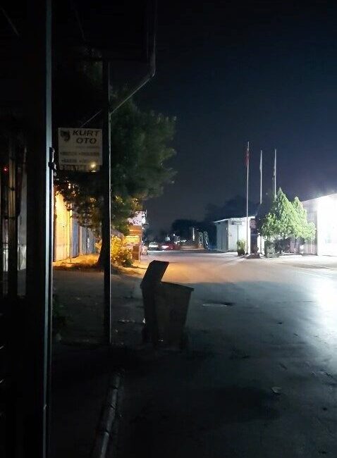 Bursa’da bir araç, cadde üzerinde uzun süre drift yaparak dikkat