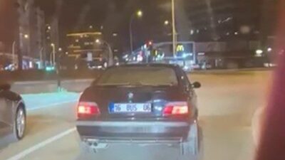 Bursa’da, yeşil ışıkta drift yapan otomobil polis tarafından durduruldu. Sürücüye,