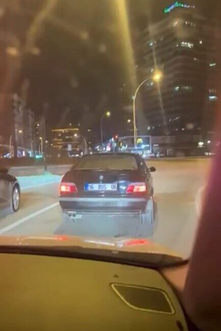 Bursa’da, yeşil ışıkta drift yapan otomobil polis tarafından durduruldu. Sürücüye,