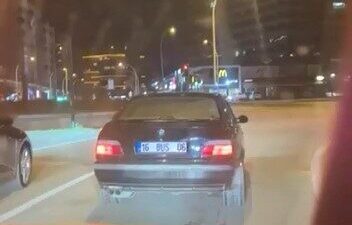 Bursa’da bir otomobil, yeşil ışıkta drift yaparak hareket etti ve
