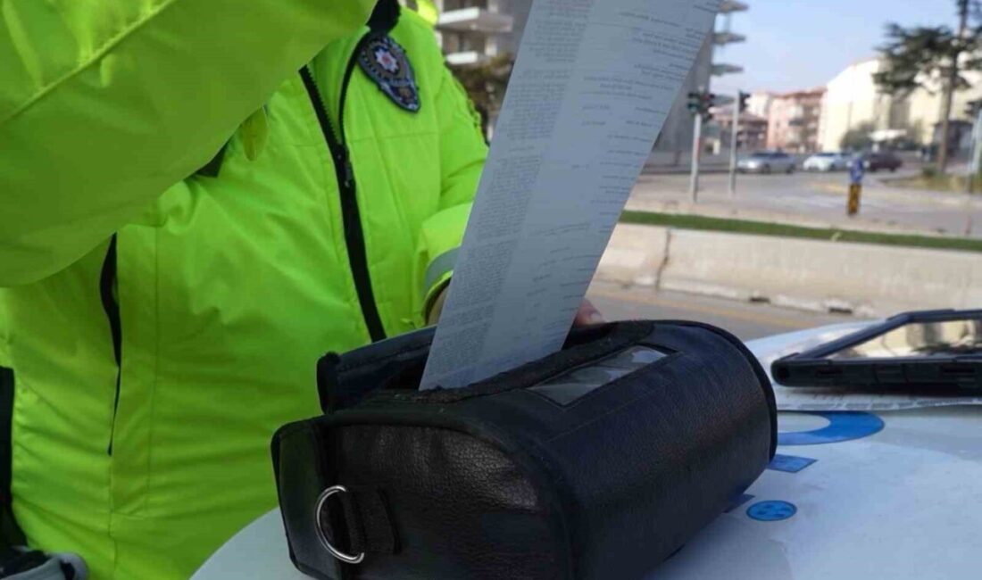 Kırıkkale’de Hüseyin Kahya Parkı’nda dronlarla desteklenen trafik denetiminde, 11 motosiklet