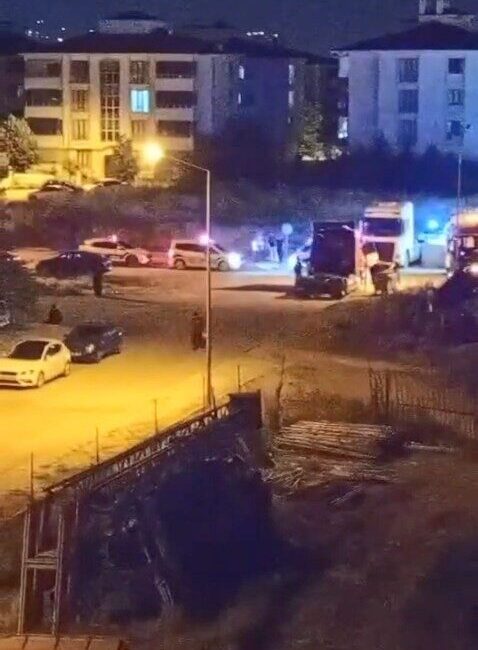 Elazığ ilinde dün gece düğün konvoyunda trafiği tehlikeye atan ve