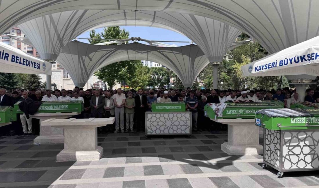 Melikgazi ilçesinde bir düğüne katılmak üzere yola çıkan bir konvoyda