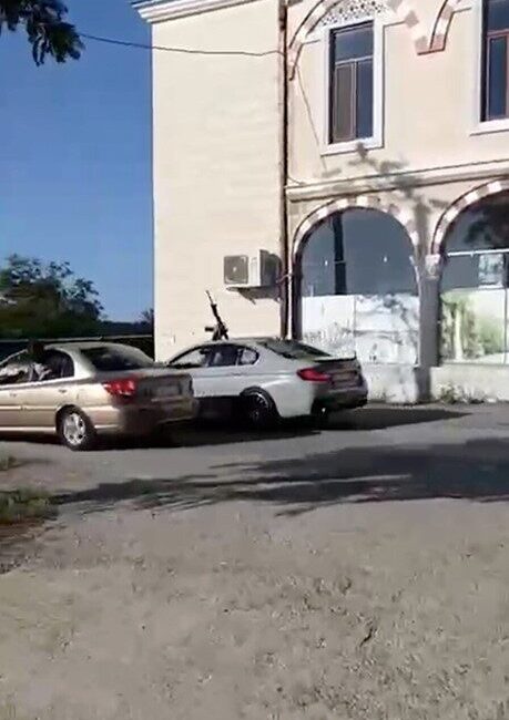 Sakarya ilinin Kaynarca ilçesinde gerçekleşen bir olayda, düğün konvoyunda silahla